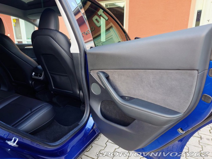 Tesla Model Y Long Range Dual Motor 378 2022