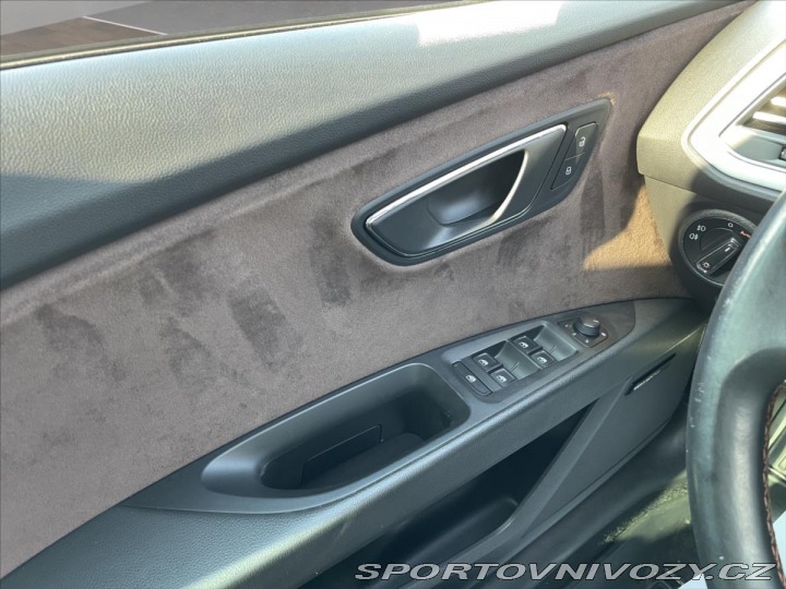 Seat Leon 2,0 TDi DSG 135kW X-Perie 2015