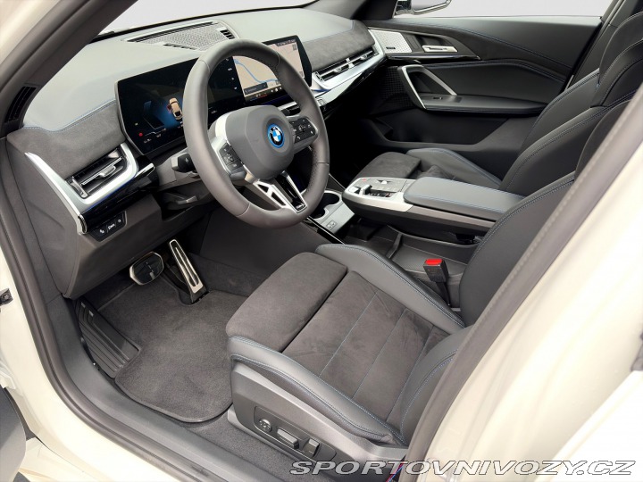 BMW iX2 xDrive30 2025