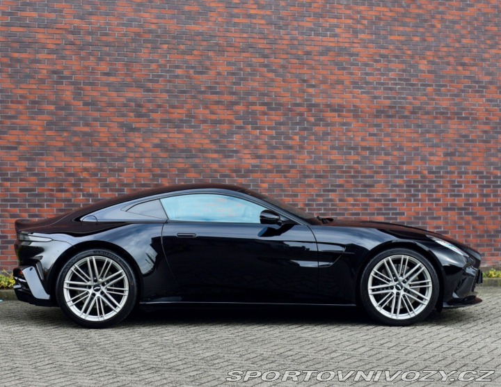 Aston Martin V8 Vantage  4.0 , Ako nové! 2025