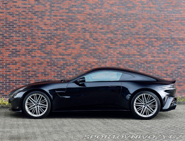 Aston Martin V8 Vantage  4.0 , Ako nové! 2025