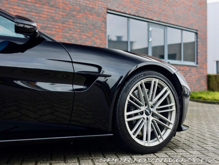 Aston Martin V8 Vantage  4.0 , Ako nové! 2025