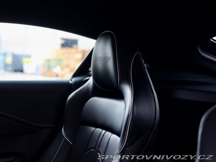 Aston Martin V8 Vantage  4.0 , Ako nové! 2025