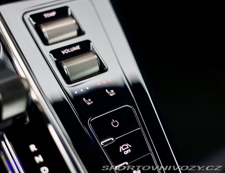 Aston Martin V8 Vantage  4.0 , Ako nové! 2025