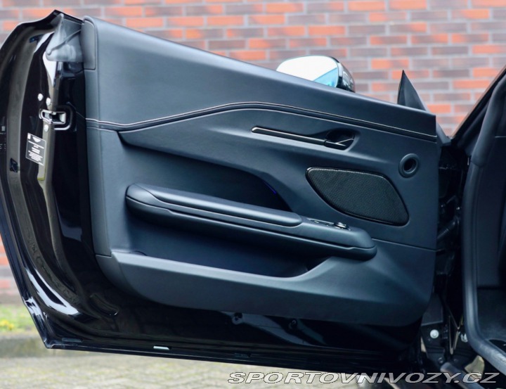 Aston Martin V8 Vantage  4.0 , Ako nové! 2025