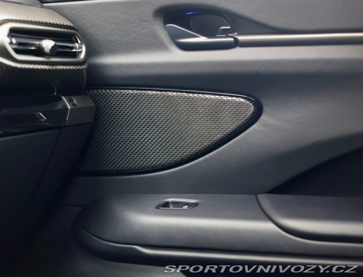 Aston Martin V8 Vantage  4.0 , Ako nové! 2025