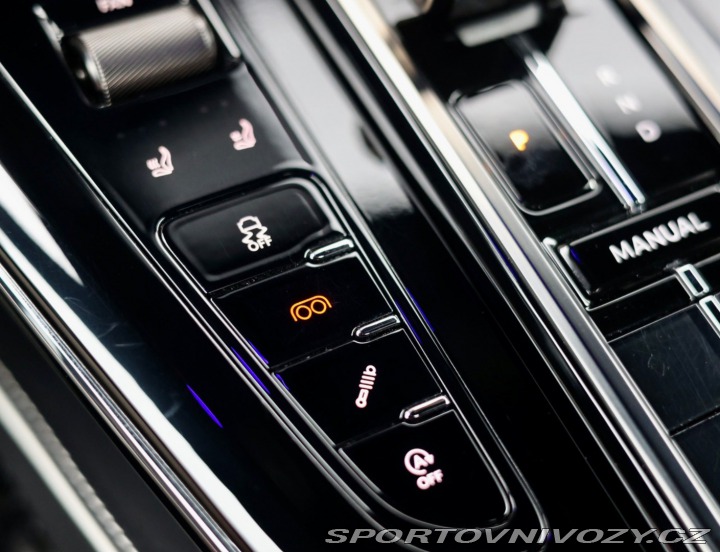 Aston Martin V8 Vantage  4.0 , Ako nové! 2025