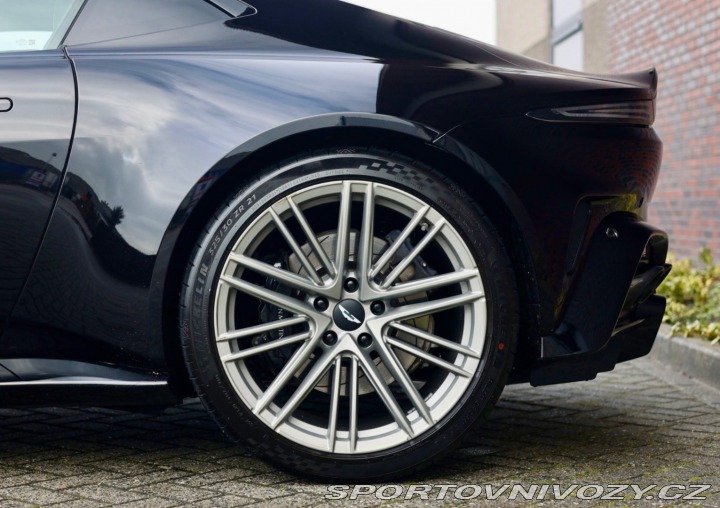 Aston Martin V8 Vantage  4.0 , Ako nové! 2025