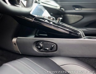 Aston Martin V8 Vantage  4.0 , Ako nové! 2025