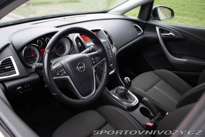 Opel Astra Sport Tourer  2.0 CDTI / 2013