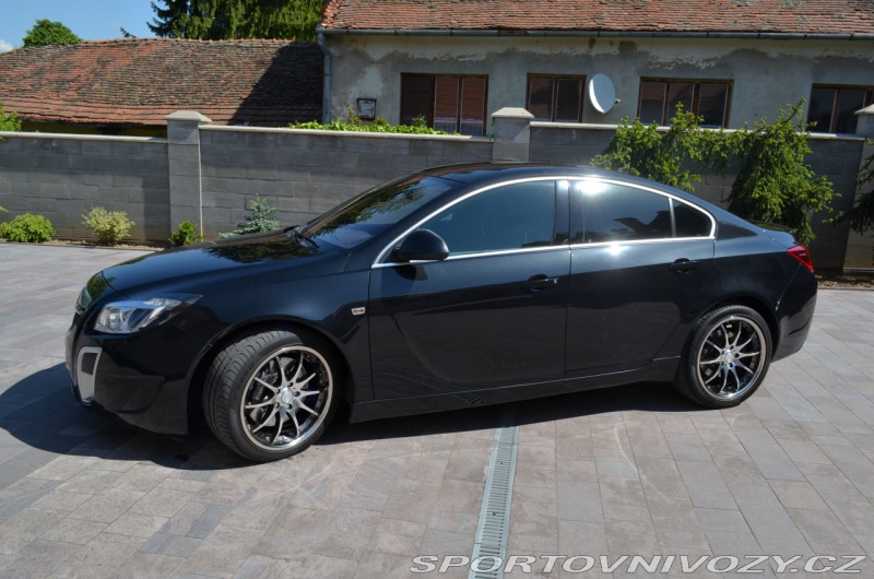 Opel Insignia OPC 