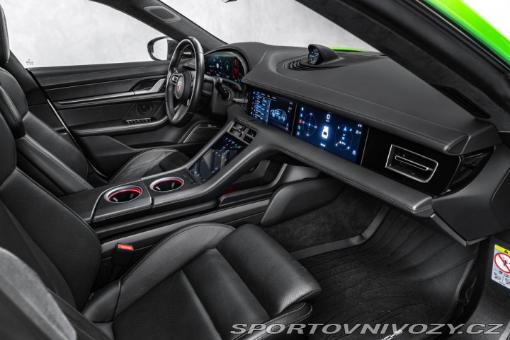 Porsche Taycan PDCC, ventilace, záruka 2021
