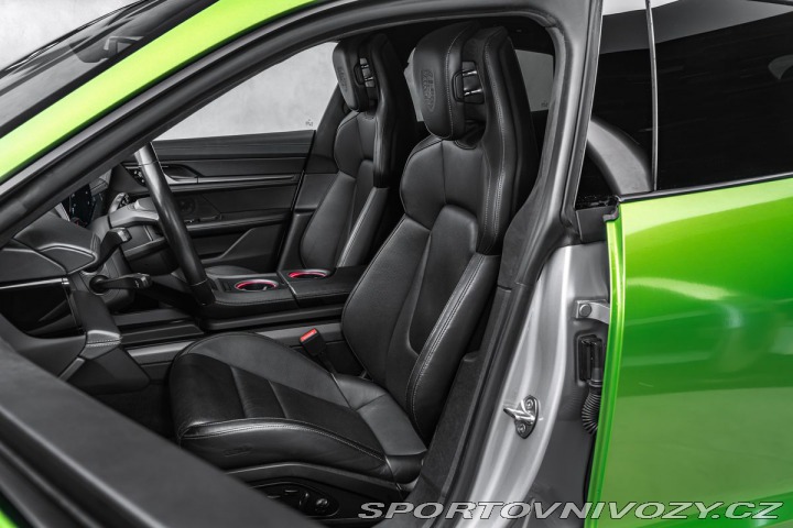 Porsche Taycan PDCC, ventilace, záruka 2021