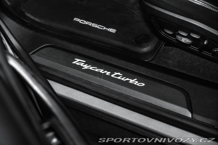 Porsche Taycan PDCC, ventilace, záruka 2021