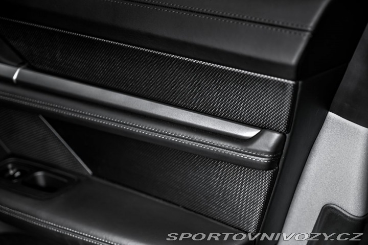 Porsche Taycan Turbo CrossTurismo, Záruk 2021