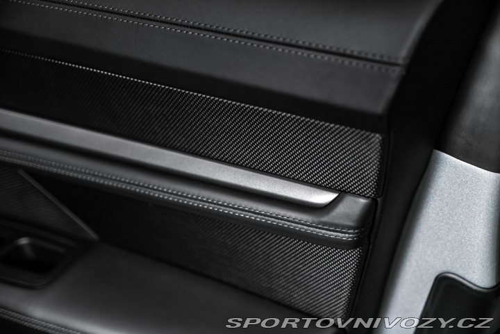 Porsche Taycan PDCC, ventilace, pano 2021