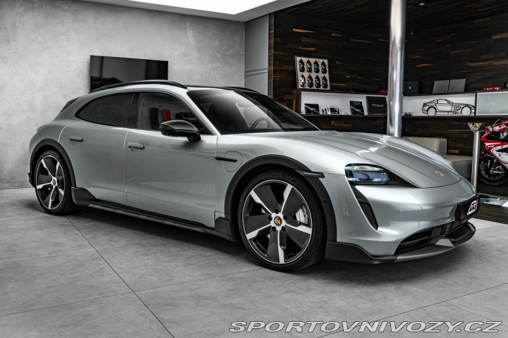 Porsche Taycan PDCC, ventilace, pano 2021