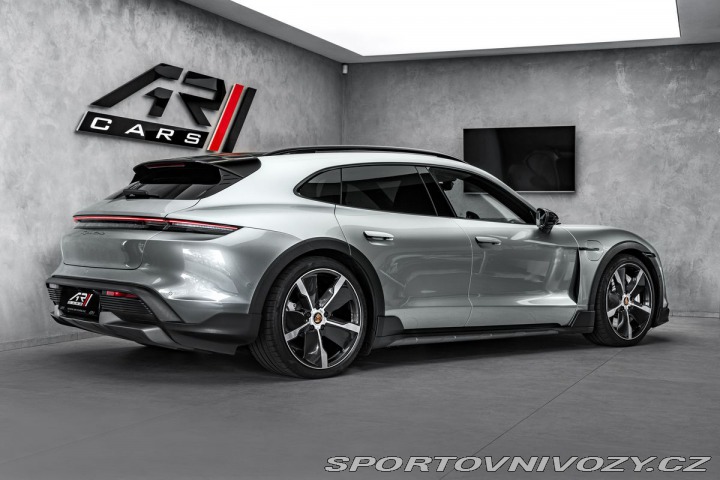 Porsche Taycan PDCC, ventilace, pano 2021