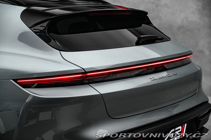 Porsche Taycan PDCC, ventilace, pano 2021