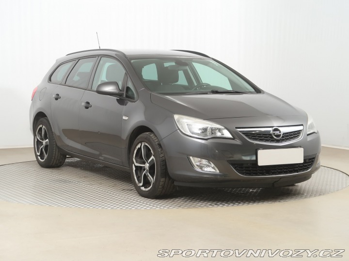 Opel Astra 1.6 T 2011