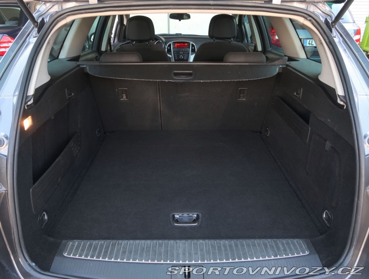 Opel Astra 1.6 T 2011