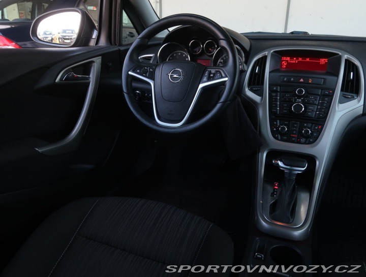 Opel Astra 1.6 T 2011