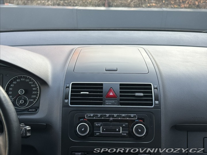 Volkswagen Ostatní modely Touran 1,4 TSI 140PS  Cross 2011