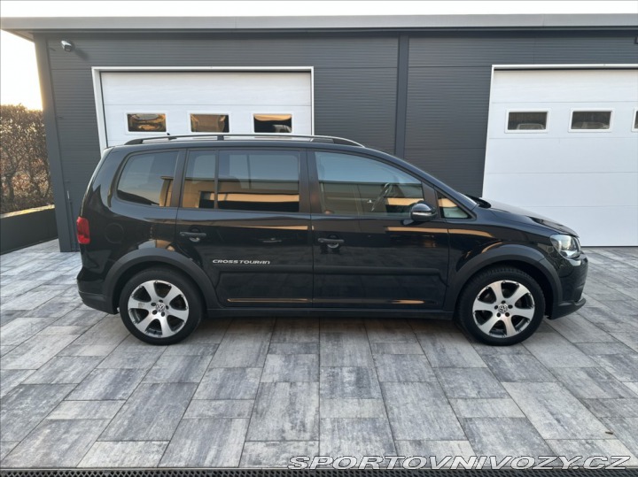 Volkswagen Ostatní modely Touran 1,4 TSI 140PS  Cross 2011