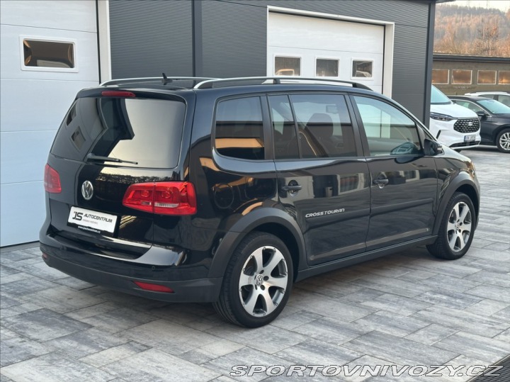 Volkswagen Ostatní modely Touran 1,4 TSI 140PS  Cross 2011