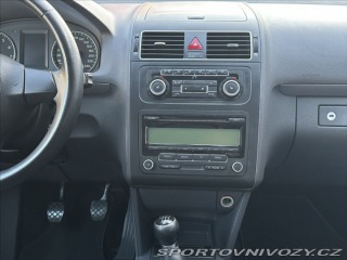 Volkswagen Ostatní modely Touran 1,4 TSI 140PS  Cross 2011