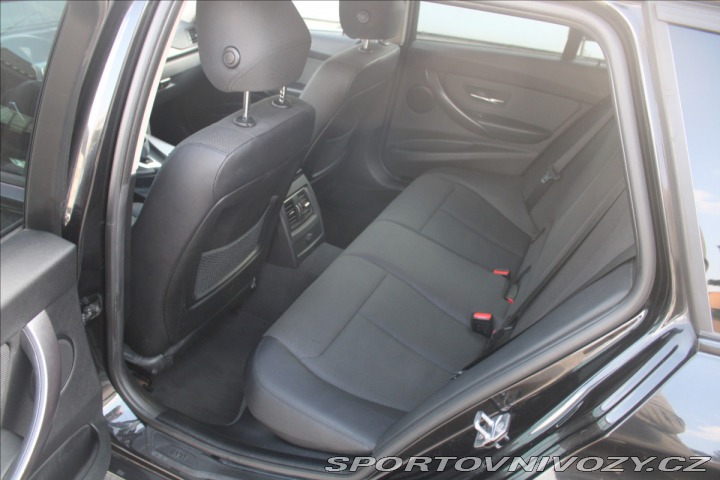 BMW 3 320d 140kW SPORTLINE+ZÁRU 2015