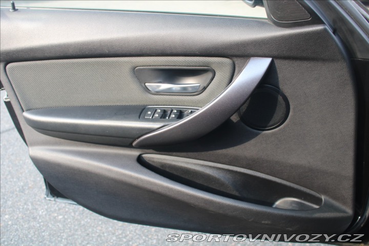 BMW 3 320d 140kW SPORTLINE+ZÁRU 2015
