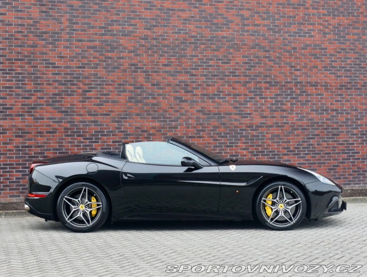 Ferrari Ostatní modely California T  3.9 V8 , Kamera, komplet 2016