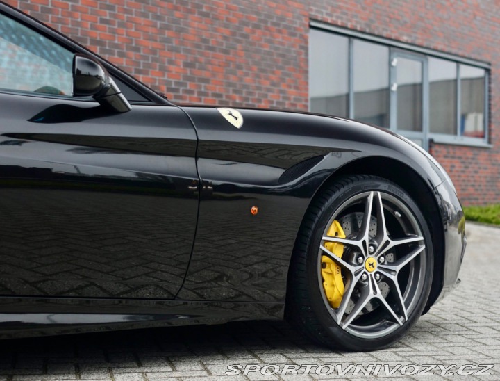 Ferrari Ostatní modely California T  3.9 V8 , Kamera, komplet 2016