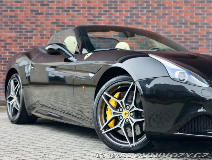 Ferrari Ostatní modely California T  3.9 V8 , Kamera, komplet 2016
