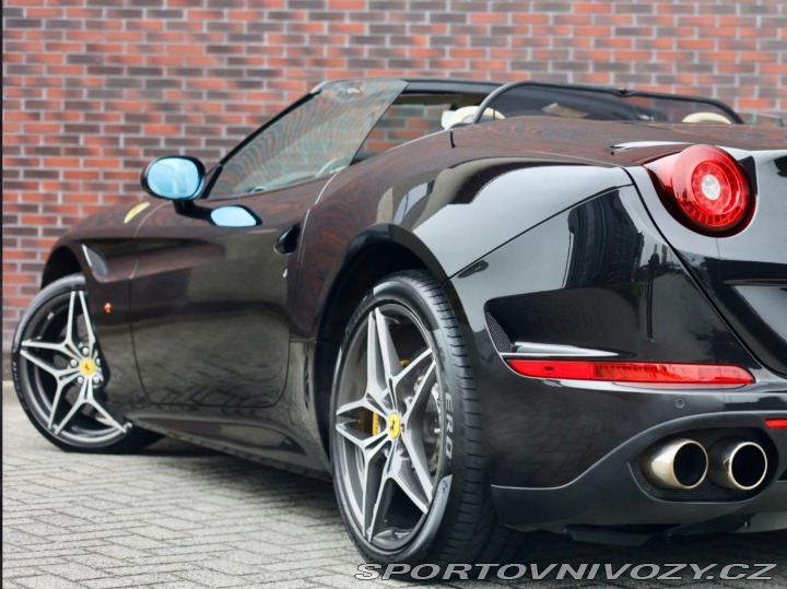 Ferrari Ostatní modely California T  3.9 V8 , Kamera, komplet 2016