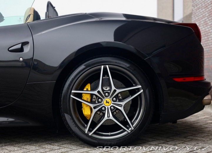 Ferrari Ostatní modely California T  3.9 V8 , Kamera, komplet 2016