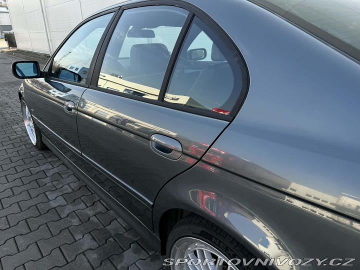 BMW 5 BMW E39 520i 6 válec 2003