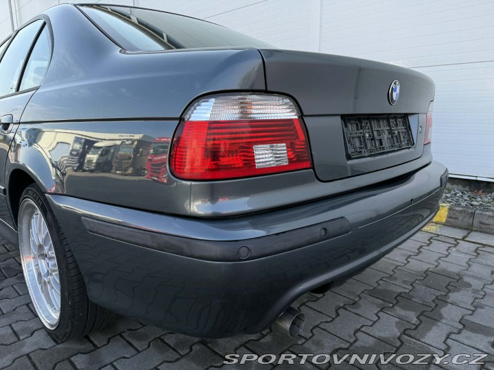 BMW 5 BMW E39 520i 6 válec 2003