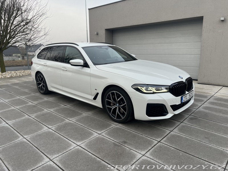 BMW 5 540i touring, záruka 2/27