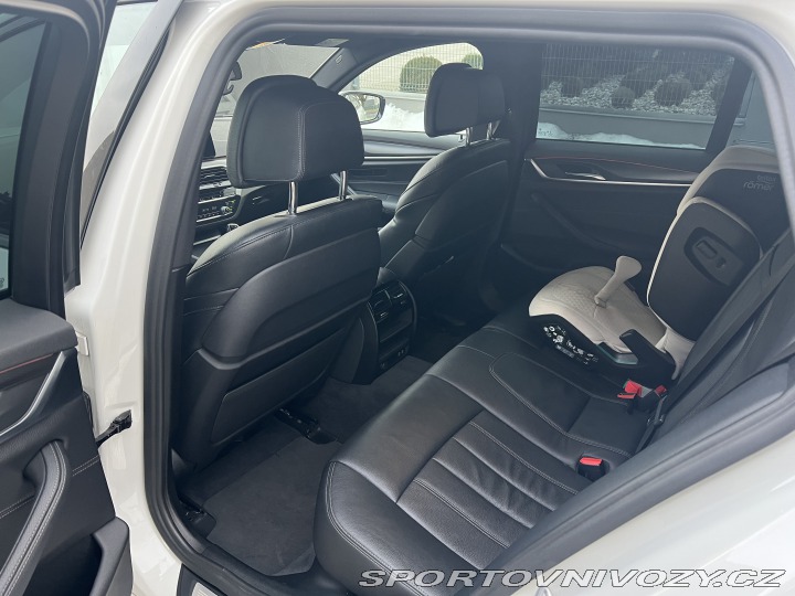 BMW 5 540i touring, záruka 2/27 2022