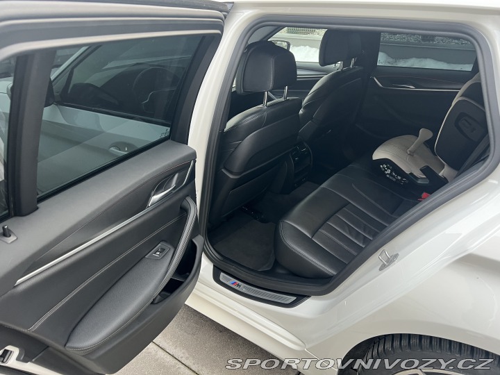 BMW 5 540i touring, záruka 2/27 2022