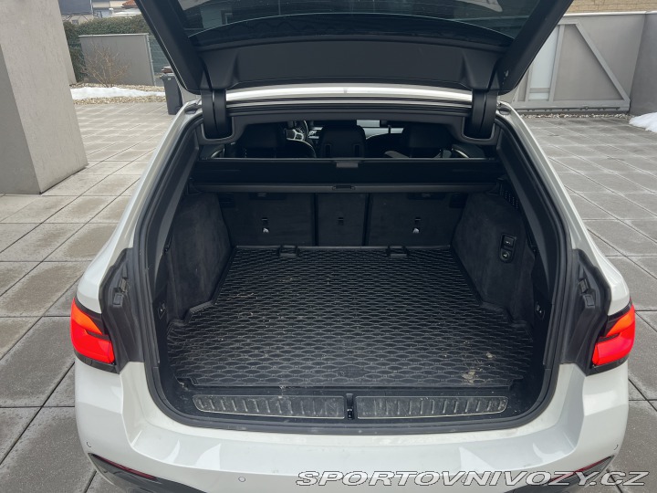 BMW 5 540i touring, záruka 2/27 2022