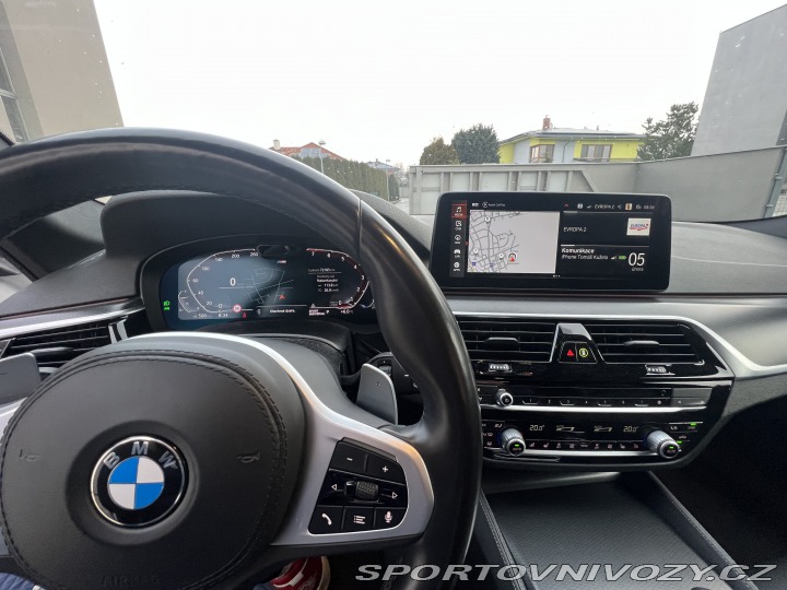 BMW 5 540i touring, záruka 2/27 2022