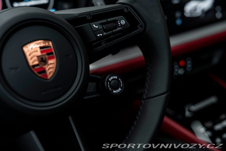 Porsche Cayenne PANO, HD-MATRIX, INNO, VÝ 2025