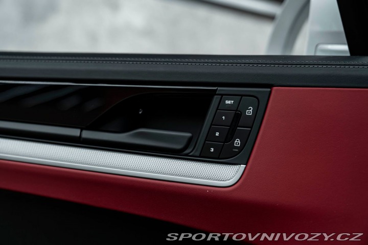 Porsche Cayenne PANO, HD-MATRIX, INNO, VÝ 2025