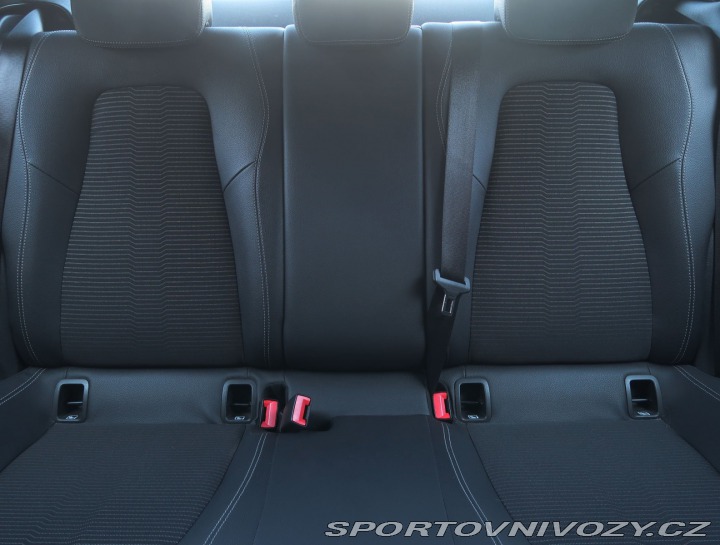 Mercedes-Benz CLA AMG Paket 180 2021