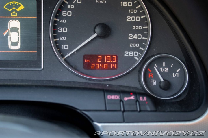 Audi S4 4.2 / V8 / 253kW / M6 / 2004