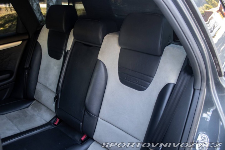 Audi S4 4.2 / V8 / 253kW / M6 / 2004