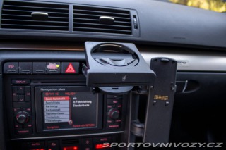 Audi S4 4.2 / V8 / 253kW / M6 / 2004